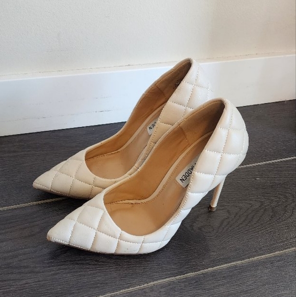 Steve Madden Beige Heels - Size 5 - Picture 4 of 4